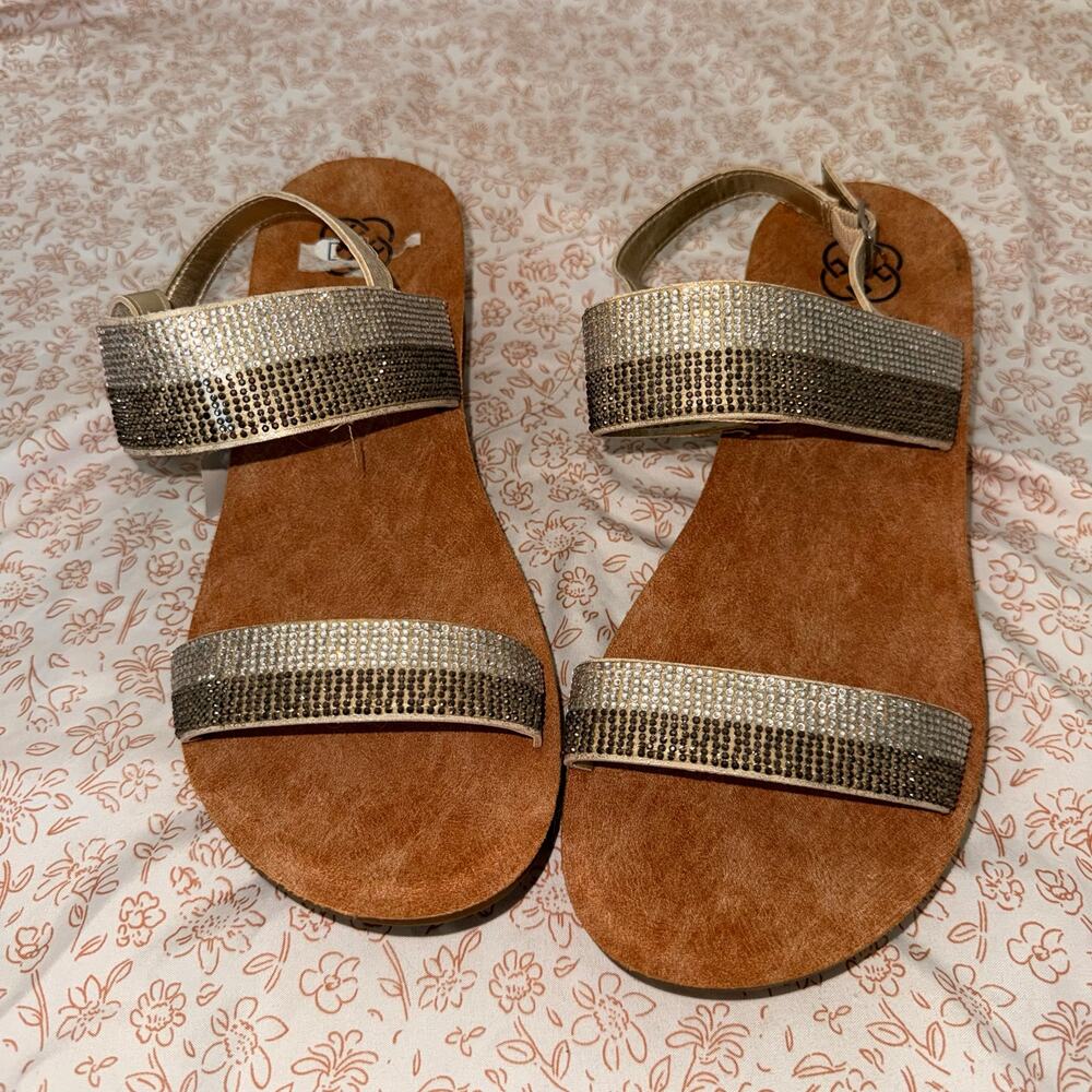 Daisy Fuentes Rhinestone Sandals - Picture 2 of 7